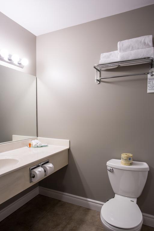 Hotel Arctic Iqaluit Номер фото
