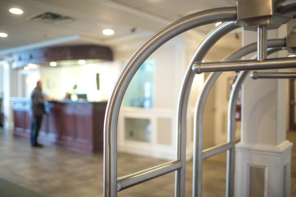 Hotel Arctic Iqaluit Экстерьер фото